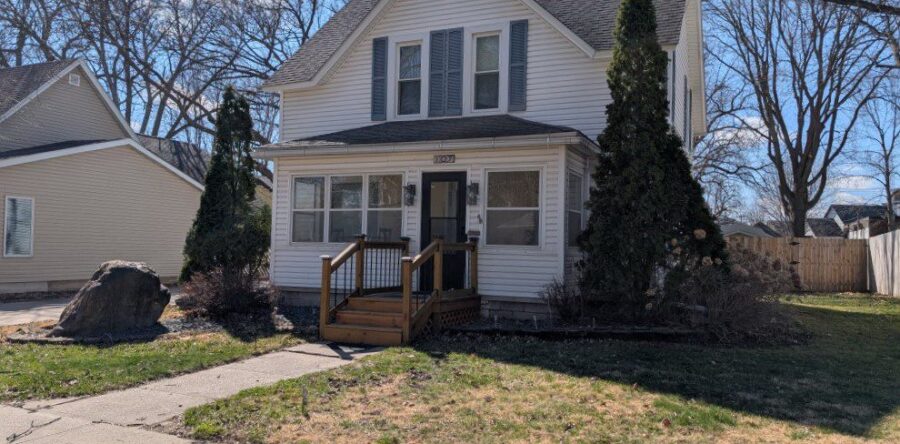 109 S 9th St, Clear Lake