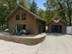 5078 S Shore Dr, Clear Lake @ Clear Lake | Iowa | United States